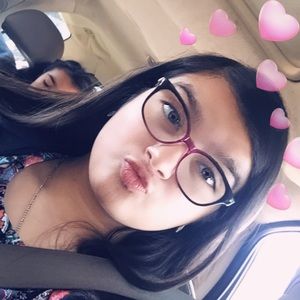 Meet your Posher, Perla